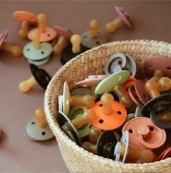 Bibs Fopspeen - Maat 1 0-6 Maanden - 4 Stuks - Black, Sage, Cloud & Baby Blue Glow In The Dark -Jollein Winkel 1186x1200