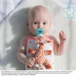 MijnNami Speenknuffel Giraffe - Zonder Speen - Speentjes Afneembaar - Eco-vriendelijk - BPA Vrij - Speen Knuffel -Jollein Winkel 1200x1200 18