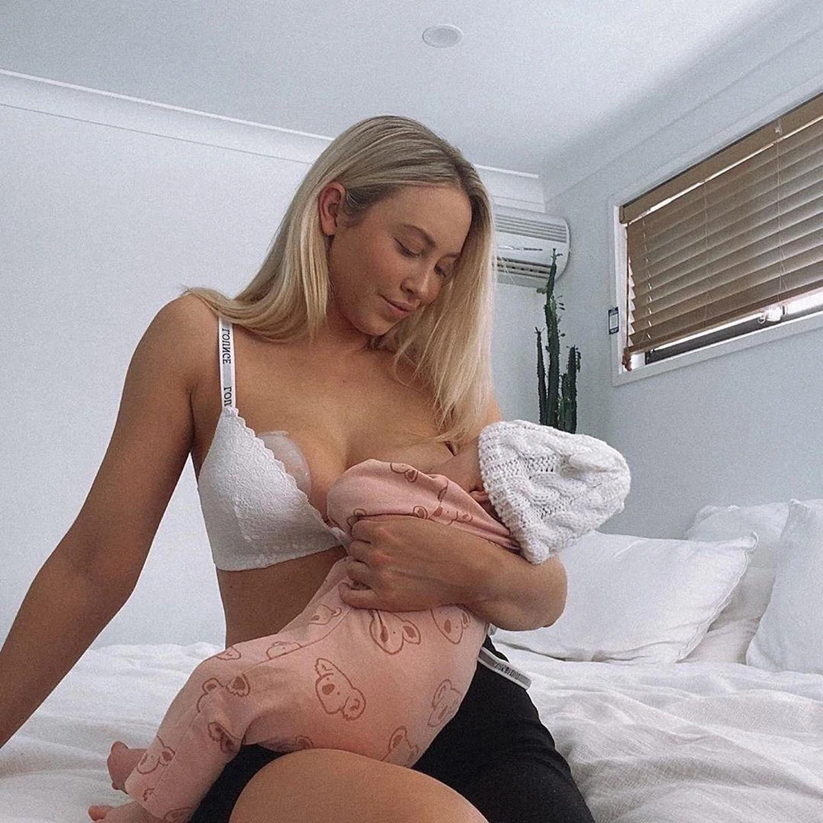 Haakaa Silicone Milk Collector (75ml) Ladybug 7 Haakaa Silicone Milk Collector (75ml) Ladybug - Afbeelding 7