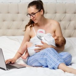 Aidmom - Set - Dubbele Elektrische Borstkolf – Rose – Oplaadbare Draagbare Borstkolf – Draadloze Borstkolven – BPA Vrij – Handsfree Kolven – 24mm – Borstvoeding – Set Van 2 Stuks 13 Aidmom - Set - Dubbele Elektrische Borstkolf – Rose – Oplaadbare Draagbare Borstkolf – Draadloze Borstkolven – BPA Vrij – Handsfree Kolven – 24mm – Borstvoeding – Set Van 2 Stuks -Jollein Winkel 1200x1200 691