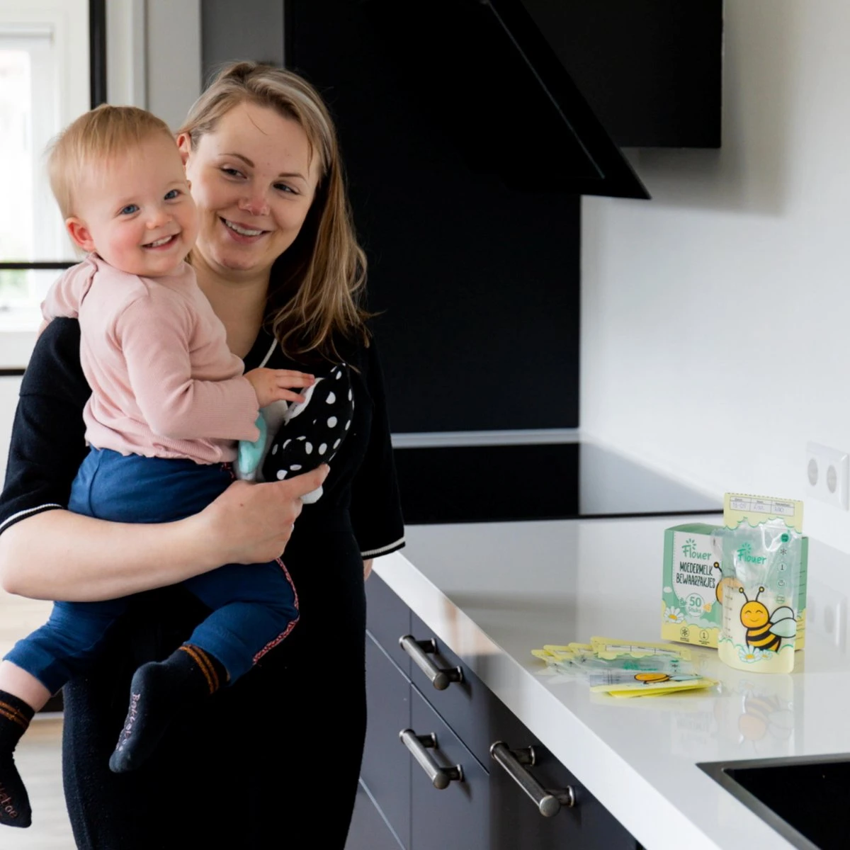 Flouer Moedermelk Bewaarzakjes Met Schenktuit - Extra Groot - 240 Ml - 100 Stuks - Borstvoeding Bewaarzakje - Borstvoeding Zakjes 9 Flouer Moedermelk Bewaarzakjes Met Schenktuit - Extra Groot - 240 Ml - 100 Stuks - Borstvoeding Bewaarzakje - Borstvoeding Zakjes - Afbeelding 9