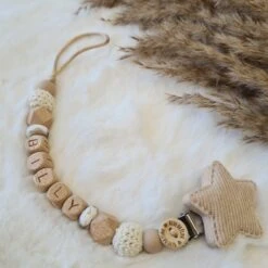 Merkloos Blue Or Pink - Speenkoord Met Naam - Creme/Zand/Hout- Ster - Speenketting - Unisex - Gepersonaliseerd - Kraamcadeau -Jollein Winkel 1200x1200 925