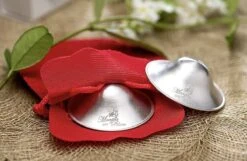 MOOGCO Silver Nipple Guards - Tepelkapjes - Maat L - De Originele Zilveren Tepelbeschermer- 925 Zilver -Jollein Winkel 1200x784 1