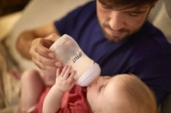 Philips Avent SCF033/17 Natural Babyfles - 1m+ - Langzame Toevoer 25 Philips Avent SCF033/17 Natural Babyfles - 1m+ - Langzame Toevoer -Jollein Winkel 1200x799 1