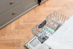 Elvie Pump Enkele Elektrische Borstkolf - Draagbaar - Hands-free - Geluidsloos - Incl. 2 Flessen 14 Elvie Pump Enkele Elektrische Borstkolf - Draagbaar - Hands-free - Geluidsloos - Incl. 2 Flessen -Jollein Winkel 1200x800 76