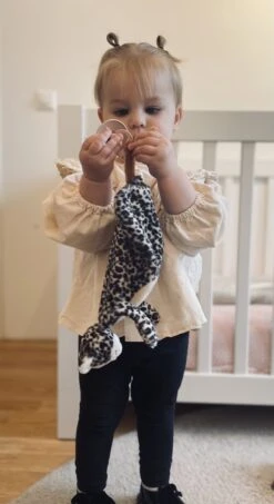 Bylout Leopard Lou Knuffeldoekje/Speendoekje Produced By Happy Horse -Jollein Winkel 654x1200 2