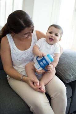 Dr. Brown's Siliconen Handvat Voor Brede Halsfles - Blauw 9 Dr. Brown's Siliconen Handvat Voor Brede Halsfles - Blauw -Jollein Winkel 800x1200 10